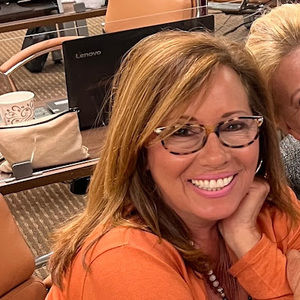 Meet your Posher, Lori